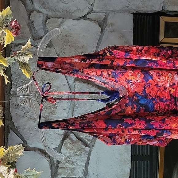 CONTOUR BY BEACH SCENE Plus Size floral cold shoulder swimsuit cover up New! - Picture 4 of 7